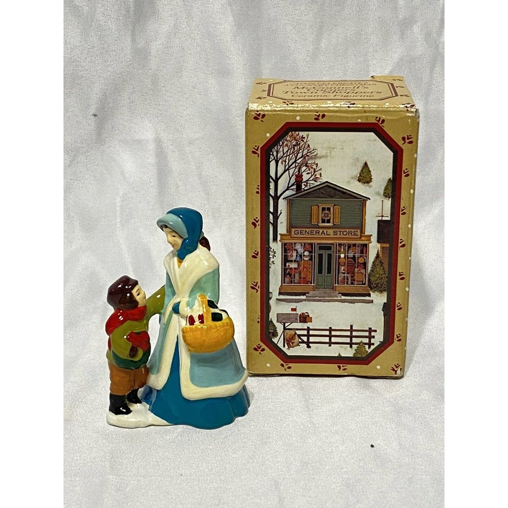 VTG 1982‎ Avon McConnells Corners 3” Mother Son Town Shoppers Figurine Christmas